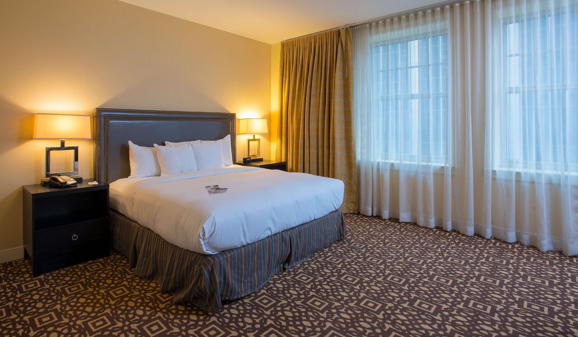 Doubletree Suites By Hilton Hotel Detroit Downtown - Fort Shelby Екстериор снимка