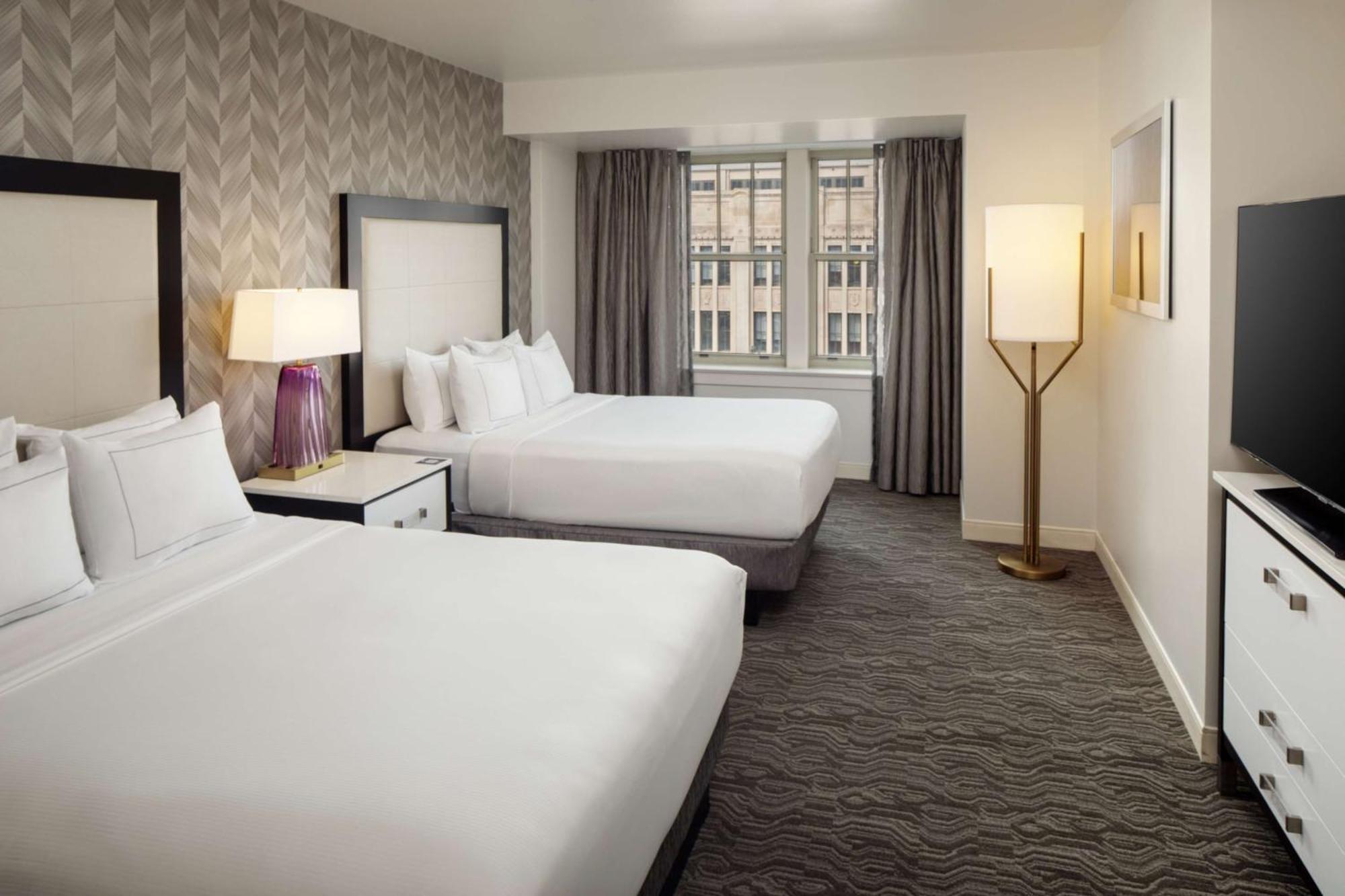 Doubletree Suites By Hilton Hotel Detroit Downtown - Fort Shelby Екстериор снимка