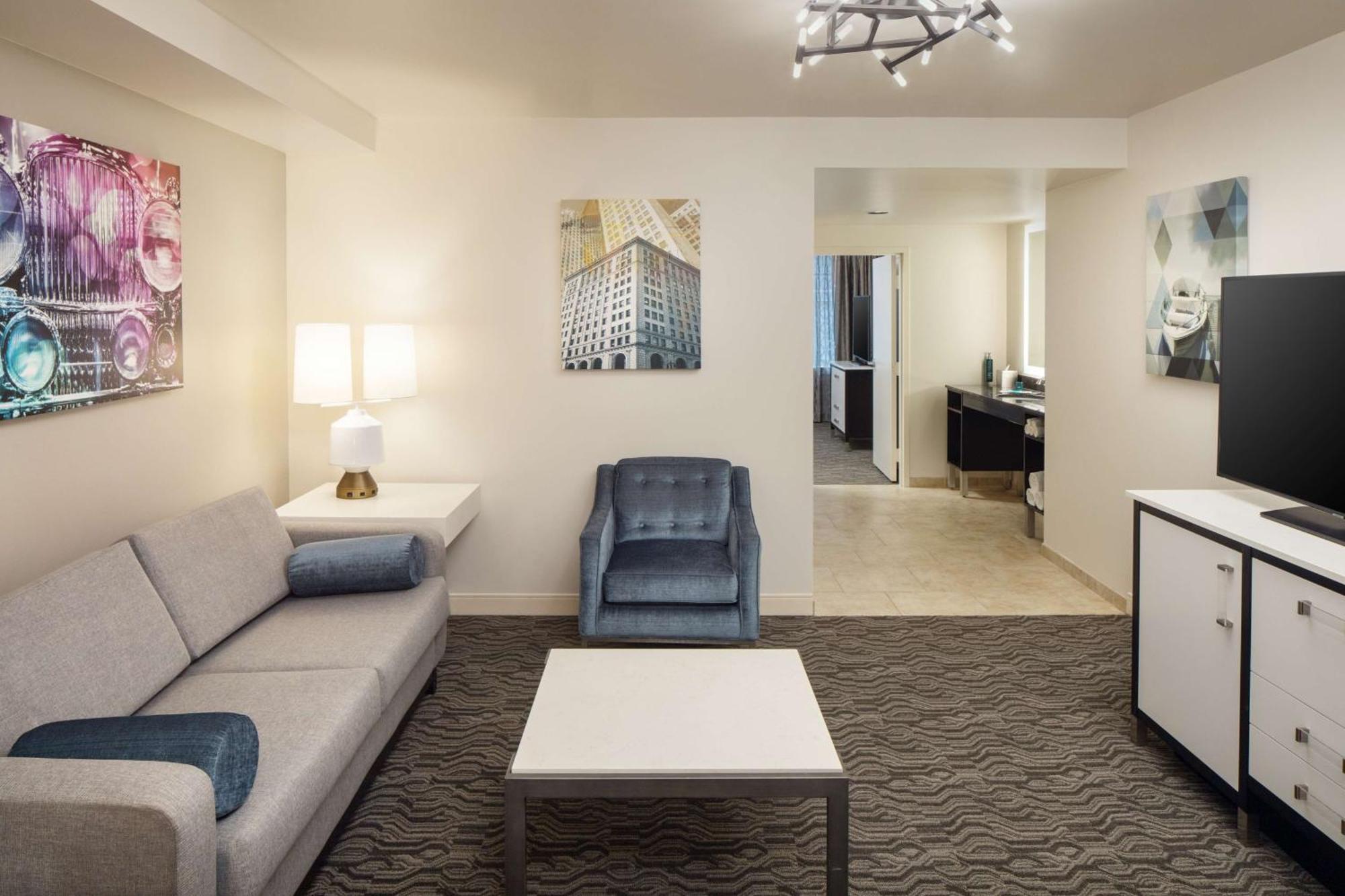 Doubletree Suites By Hilton Hotel Detroit Downtown - Fort Shelby Екстериор снимка