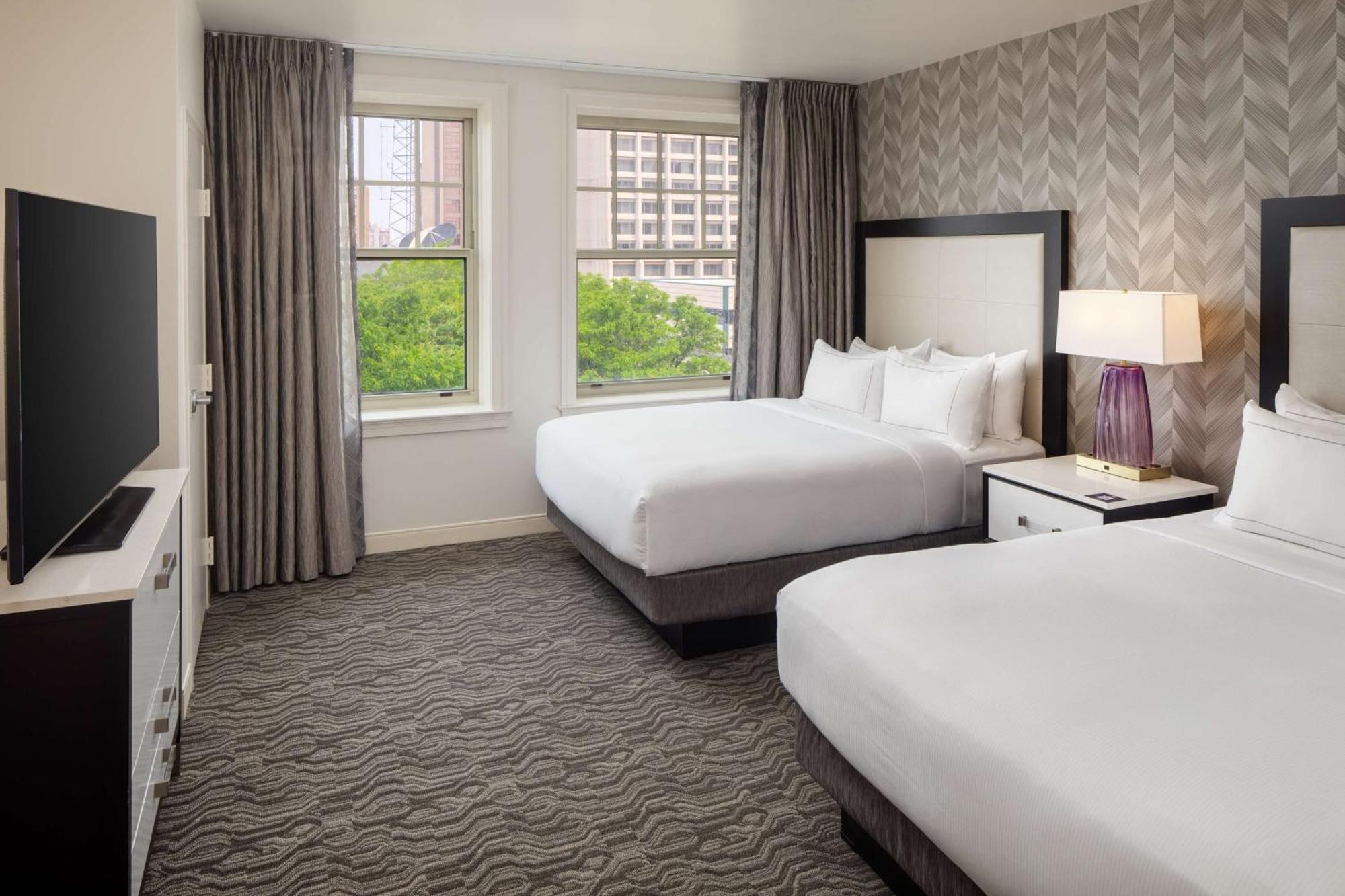 Doubletree Suites By Hilton Hotel Detroit Downtown - Fort Shelby Екстериор снимка