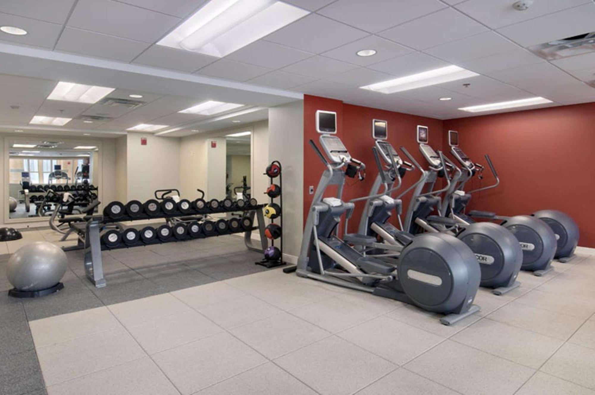 Doubletree Suites By Hilton Hotel Detroit Downtown - Fort Shelby Екстериор снимка