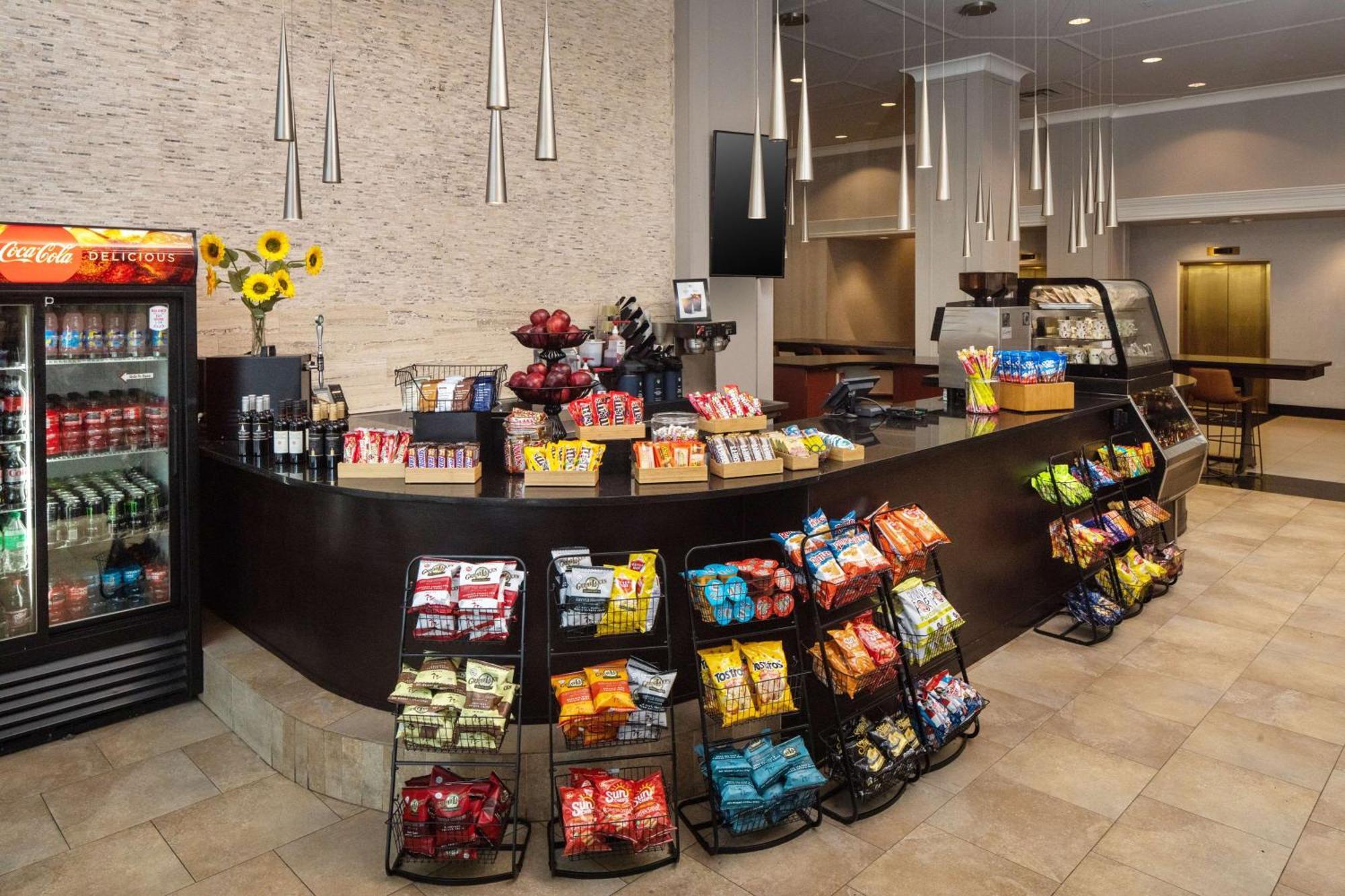 Doubletree Suites By Hilton Hotel Detroit Downtown - Fort Shelby Екстериор снимка