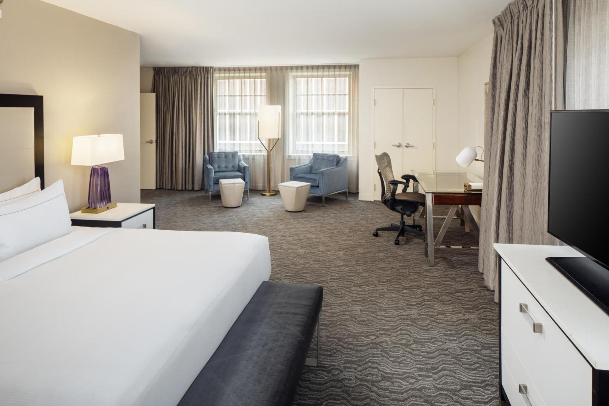Doubletree Suites By Hilton Hotel Detroit Downtown - Fort Shelby Екстериор снимка