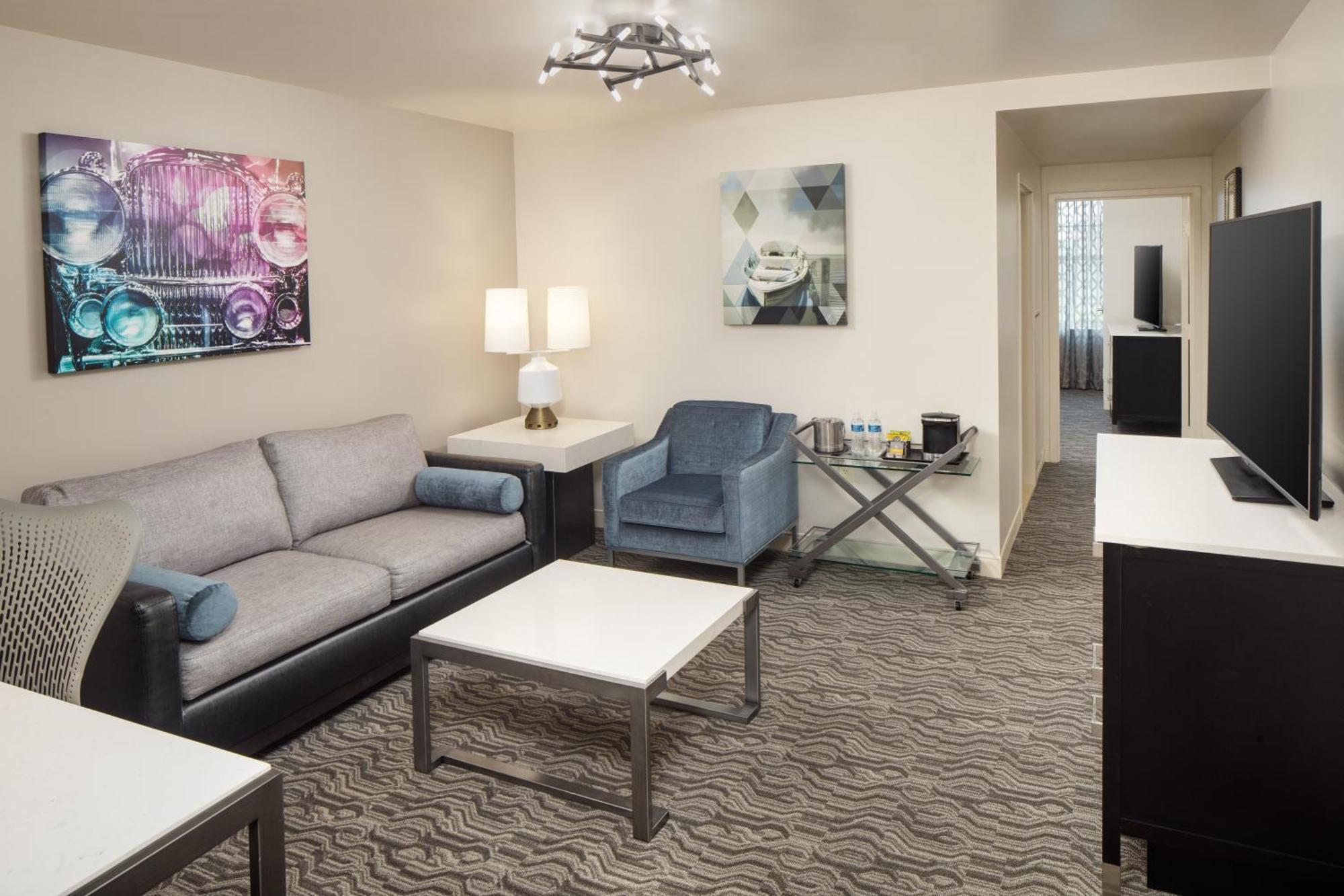 Doubletree Suites By Hilton Hotel Detroit Downtown - Fort Shelby Екстериор снимка
